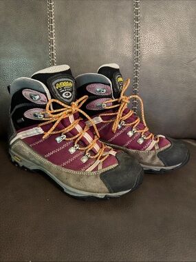 Asolo Hiking Boots with vibram soles